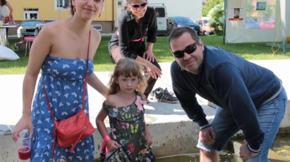 Rozárka, Mirek a Petra s malinovkou